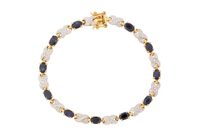 Lot 217 - A SAPPHIRE AND DIAMOND BRACELET