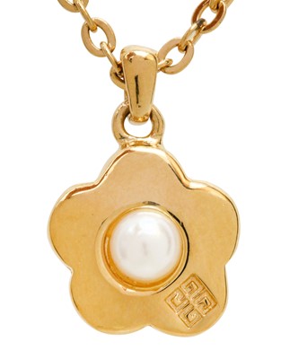 Lot 29 - Givenchy Ivory Pearl Flower Logo Necklace