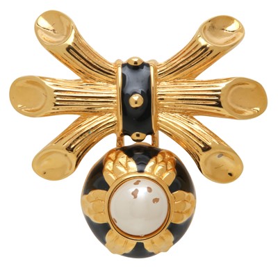 Lot 92 - Fendi Monochrome Pearl Drop Bow Brooch