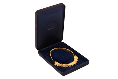 Lot 99 - TIFFANY & Co. Ι A GOLD FRINGE NECKLACE, CIRCA 2002