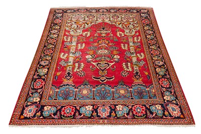 Lot 47 - A FINE KASHAN PRAYER RUG, CENTRAL PERSIA