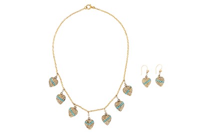 Lot 10 - A TURQUOISE AND SEED PEARL NECKLACE AND EARRING SUITE