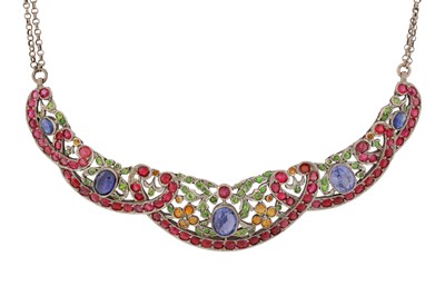 Lot 44 - A GEM SET SILVER NECKLACE, CIRCA 1925