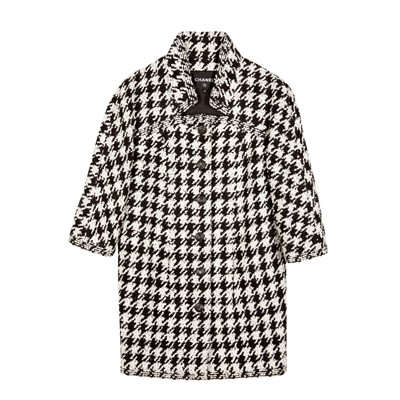 Lot 216 - Chanel Monochrome Boucle Houndstooth Coat - Size 40