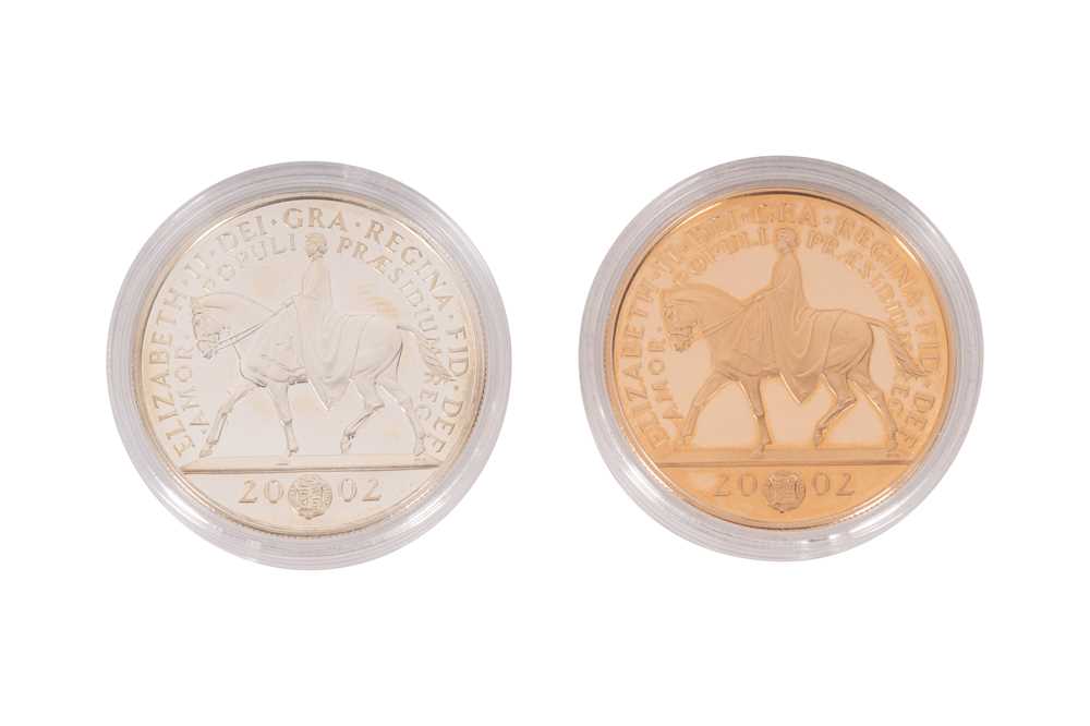 Lot 179 - ELIZABETH II - FIVE POUNDS 'HER MAJESTY THE QUEEN, GOLDEN JUBILEE', 2005 GOLD COIN