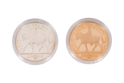 Lot 179 - ELIZABETH II - FIVE POUNDS 'HER MAJESTY THE QUEEN, GOLDEN JUBILEE', 2005 GOLD COIN