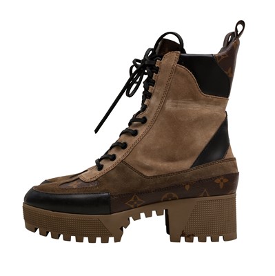 Lot 98 - Louis Vuitton Khaki Laureate Desert Boot - Size 39