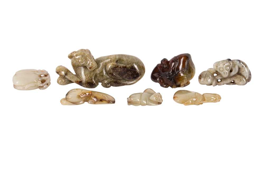 Lot 126 - A GROUP OF SEVEN CHINESE 'ANIMAL AND FRUITS' JADE CARVINGS