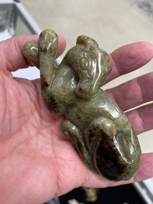 Lot 126 - A GROUP OF SEVEN CHINESE 'ANIMAL AND FRUITS' JADE CARVINGS