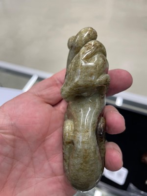 Lot 126 - A GROUP OF SEVEN CHINESE 'ANIMAL AND FRUITS' JADE CARVINGS