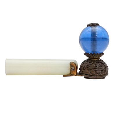 Lot 586 - A Chinese celadon jade and peking glass mandarin hat finial, Qing dynasty