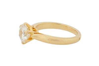 Lot 168 - A SINGLE-STONE DIAMOND RING