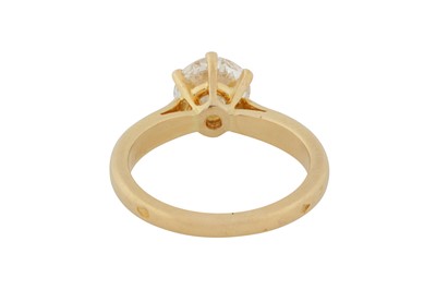 Lot 168 - A SINGLE-STONE DIAMOND RING