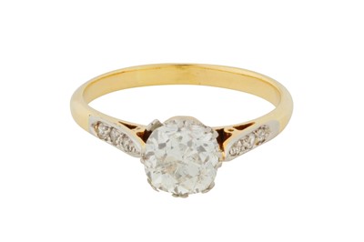 Lot 45 - A DIAMOND RING