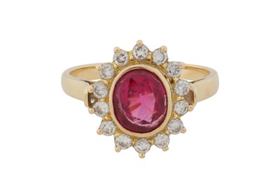 Lot 185 - A TOURMALINE AND DIAMOND CLUSTER RING