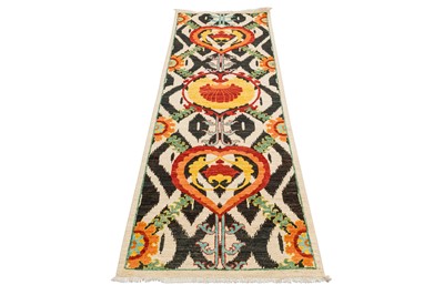 Lot 50 - A FINE ARTS & CRAFTS DESIGN RUNNER