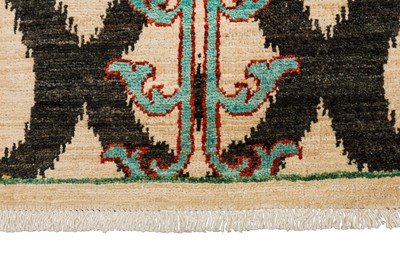 Lot 50 - A FINE ARTS & CRAFTS DESIGN RUNNER