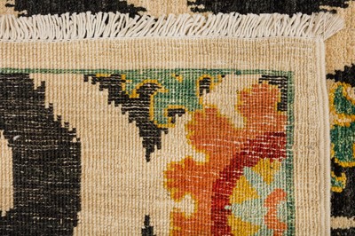 Lot 50 - A FINE ARTS & CRAFTS DESIGN RUNNER