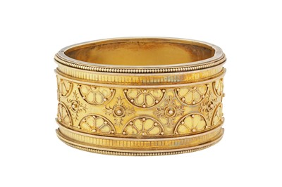 Lot 9 - AN ETRUSCAN REVIVAL BANGLE