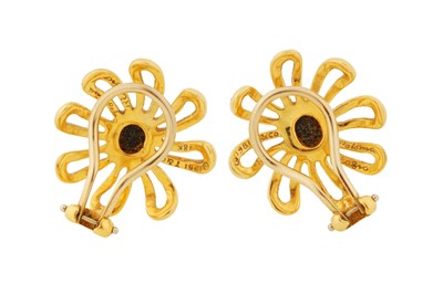 Lot 91 - PALOMA PICASSO FOR TIFFANY & CO. | A PAIR OF DAISY STUD EARRINGS