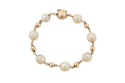 Lot 15 - A CULTURED PEARL BRACELET