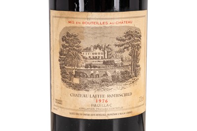 Lot 122 - CHATEAU LAFITE-ROTHSCHILD 1976