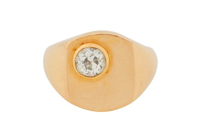 Lot 60 - A SIGNET DIAMOND RING