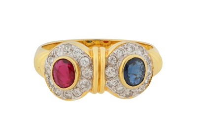 Lot 212 - A RUBY AND SAPPHIRE RING