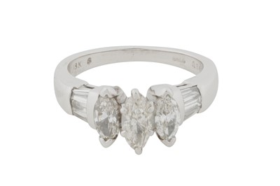 Lot 133 - A DIAMOND THREE-STONE RING