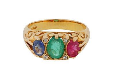 Lot 37 - A THREE-STONE GEM-SET RING