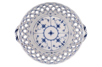Lot 159 - 19th Century Royal Copenhagen 'Musselmalet' two handled basket