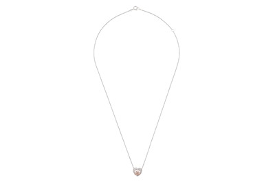 Lot 109 - A PINK AND WHITE DIAMOND PENDANT NECKLACE