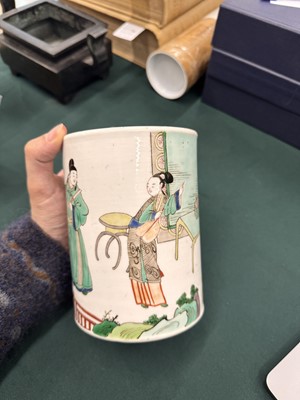 Lot 499 - A Chinese famille-verte 'figural' brush pot, bitong, 19th - 20th century