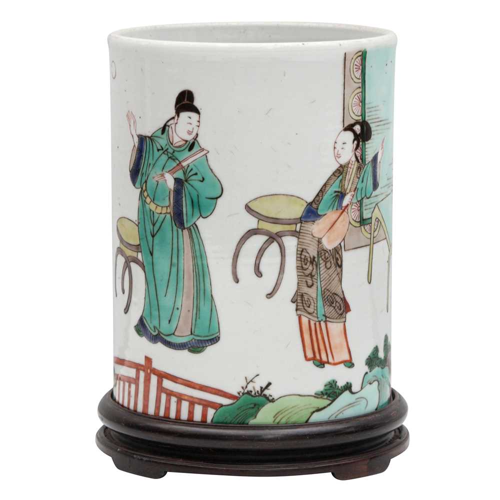 Lot 499 - A Chinese famille-verte 'figural' brush pot, bitong, 19th - 20th century