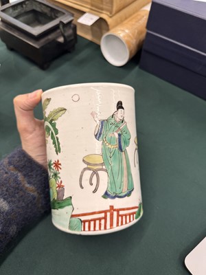 Lot 499 - A Chinese famille-verte 'figural' brush pot, bitong, 19th - 20th century