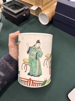 Lot 499 - A Chinese famille-verte 'figural' brush pot, bitong, 19th - 20th century