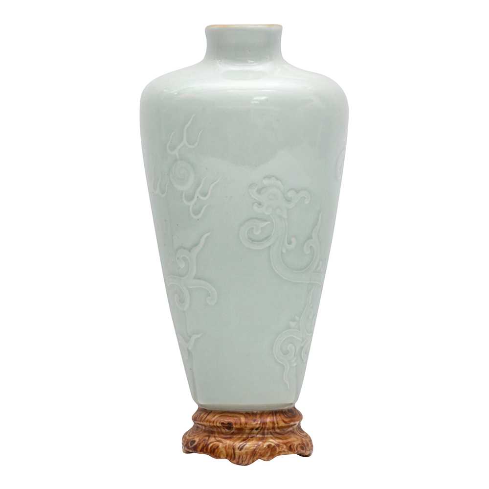 Lot 511 - A Chinese celadon glazed and faux-bois 'chilong' wall vase, 19th/20th century