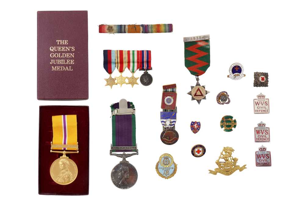 Lot 4 - A COLLECTION OF MEDALS AND INSIGNIA,