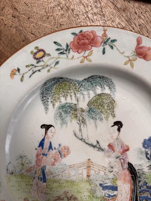 Lot 188 - A CHINESE FAMILLE-ROSE 'LADIES' DISH