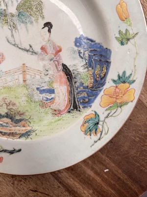 Lot 188 - A CHINESE FAMILLE-ROSE 'LADIES' DISH