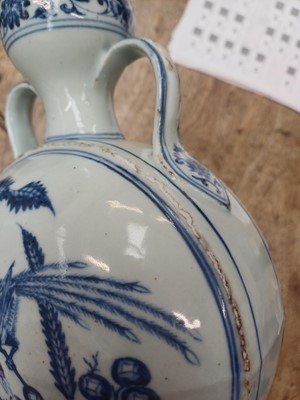 Lot 52 - A CHINESE MING-STYLE BLUE AND WHITE PILGRIM FLASK