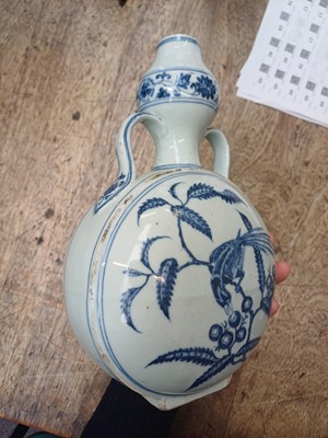 Lot 52 - A CHINESE MING-STYLE BLUE AND WHITE PILGRIM FLASK