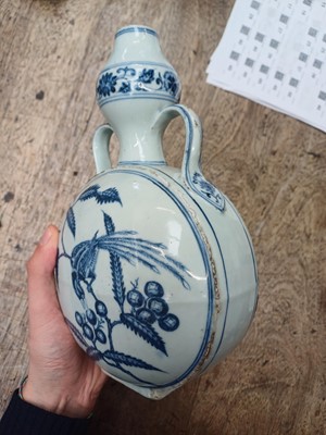 Lot 52 - A CHINESE MING-STYLE BLUE AND WHITE PILGRIM FLASK