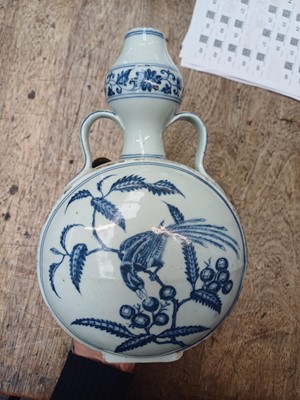 Lot 52 - A CHINESE MING-STYLE BLUE AND WHITE PILGRIM FLASK