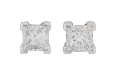 Lot 209 - A pair of diamond stud earrings, circa 2000
