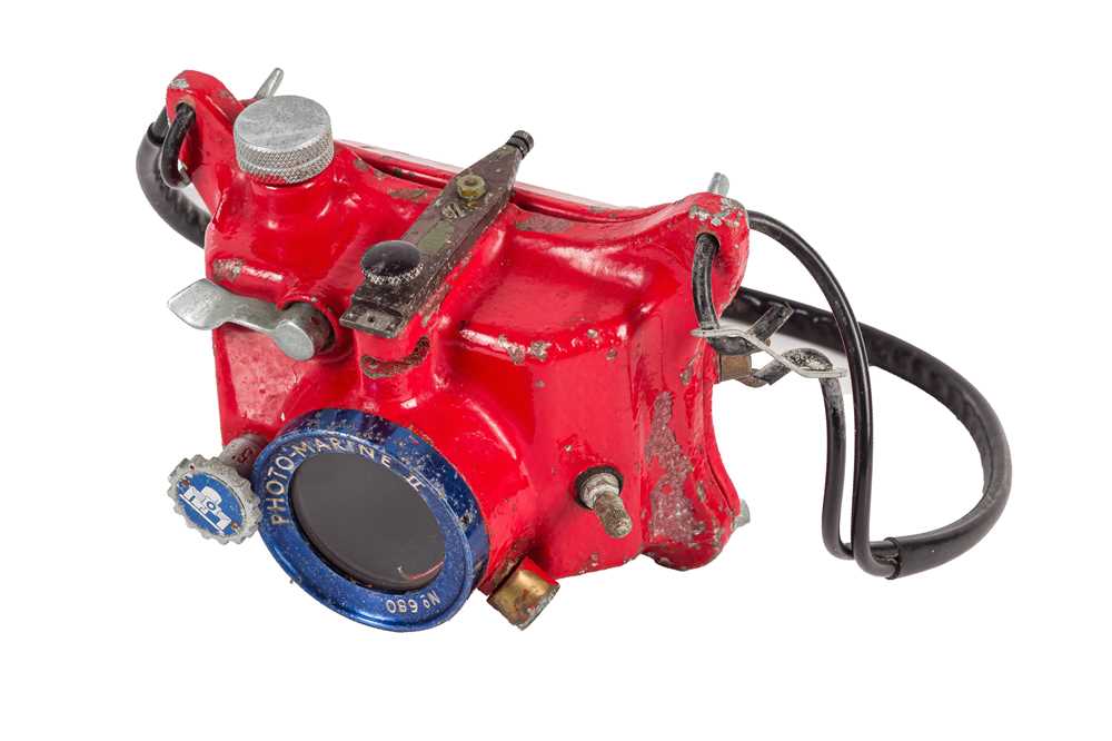 Lot 267 - A R.G. Lewis Photo-Marine II for Leica