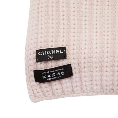 Lot 7 - Chanel Pink Cashmere Knit CC Long Scarf
