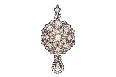 Lot 17 - A diamond pendant/brooch, late 19th century