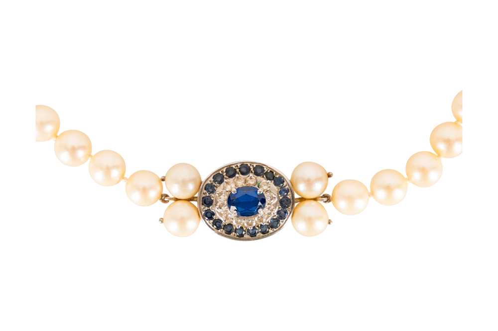 Lot 184 - A CULTURED PEARL, SAPPHIRE AND DIAMOND NECKLACE
