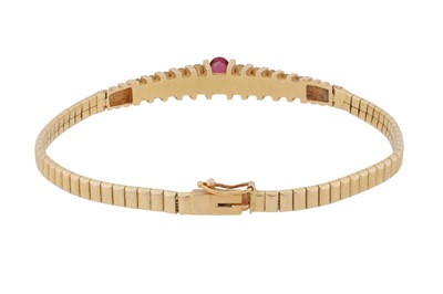 Lot 123 - A ruby and diamond bracelet
